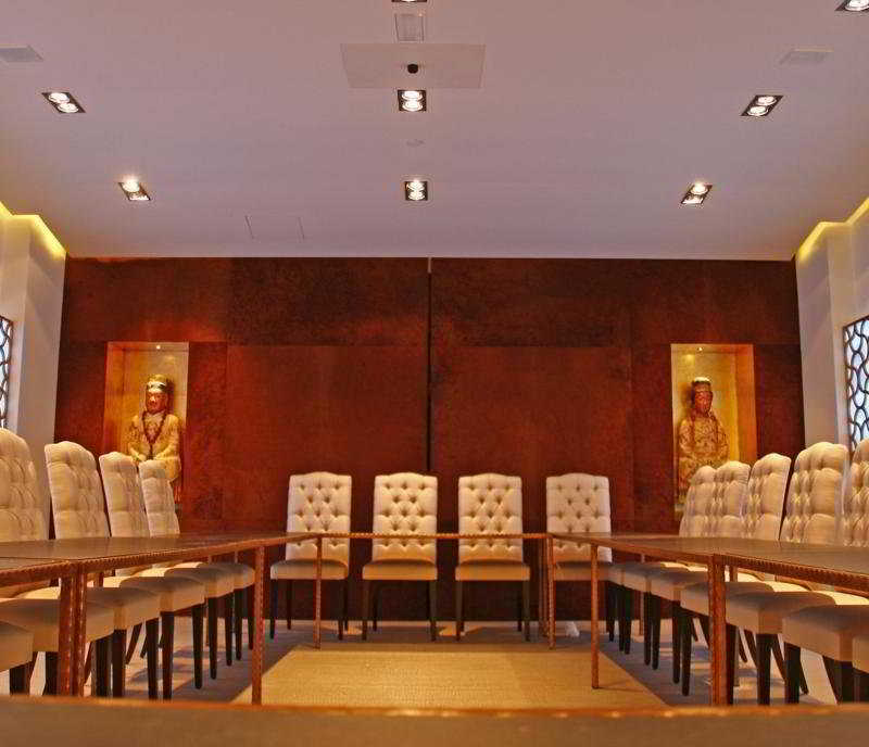Gran Hotel Nagari Boutique & Spa Vigo Eksteriør billede The meeting room of the Supreme Council of the Armed Forces